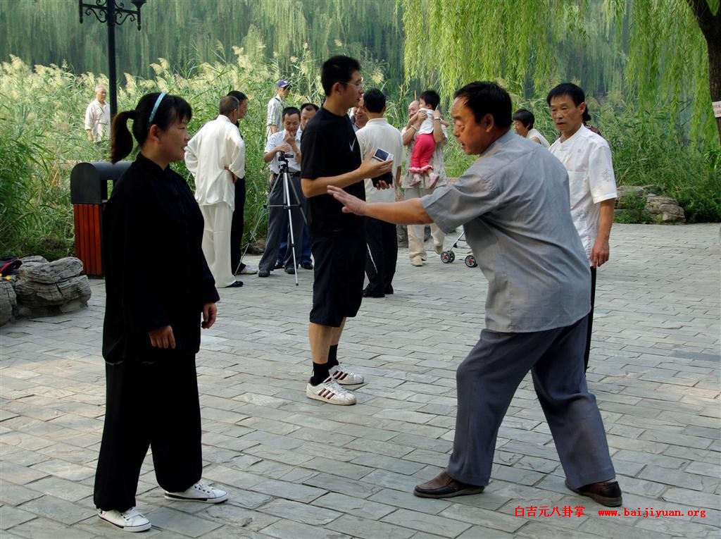 老弟子细心教导